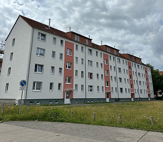 Heinrich-Heine-Ring 48, 50, 52 & 54 in Stralsund · 2.100 m² Fassadenanstrich